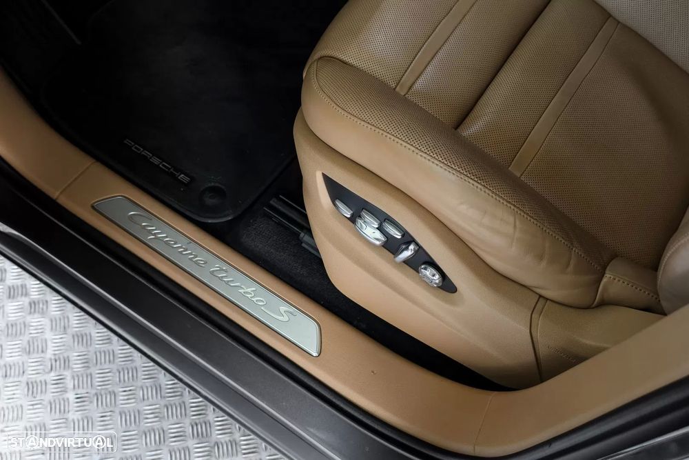 Porsche Cayenne Coupé Turbo S E-Hybrid - 17