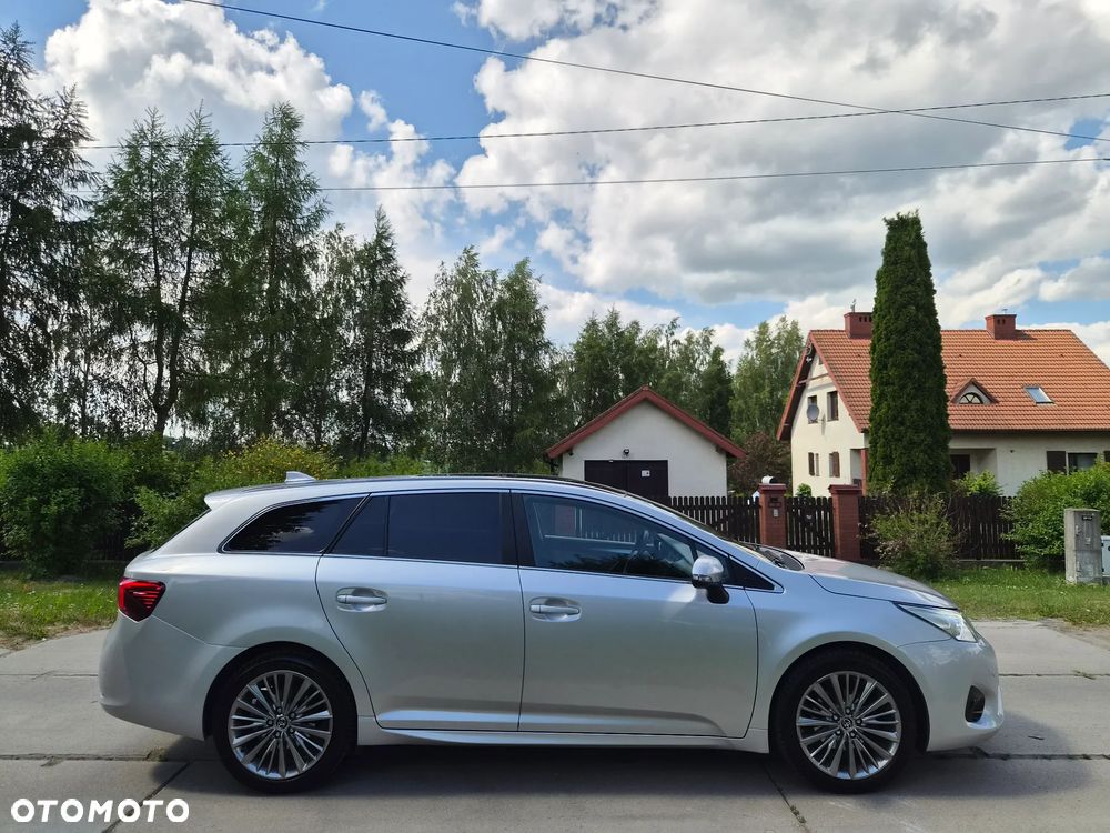 Toyota Avensis 1.8 Executive - 8