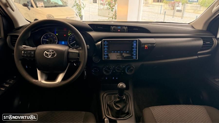 Toyota Hilux 2.4 D-4D 4WD CD Tracker - 13