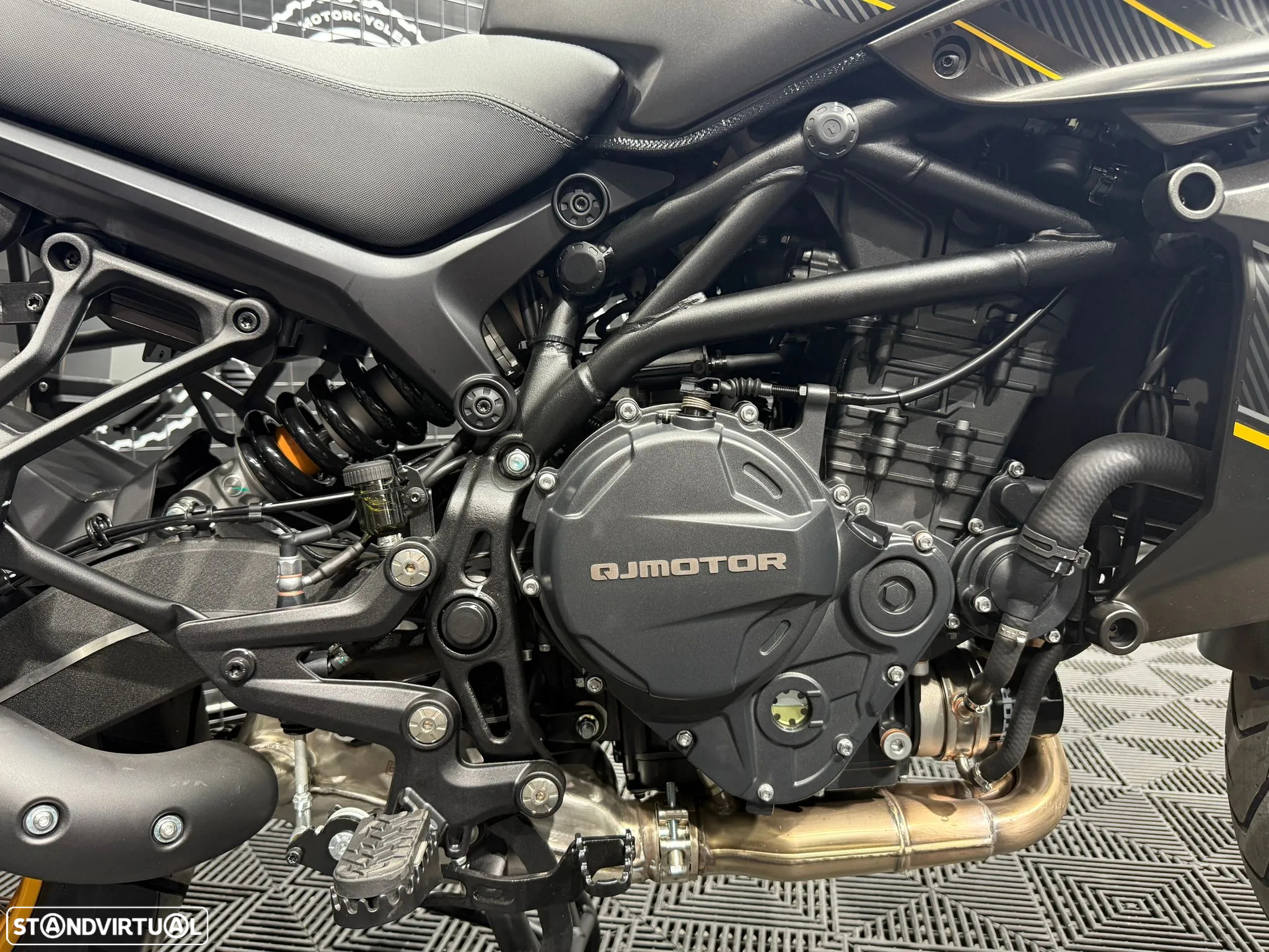 QJ Motor SRT 900SX - 13