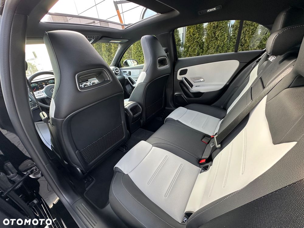 Mercedes-Benz Klasa A 200 AMG Line 7G-DCT - 8