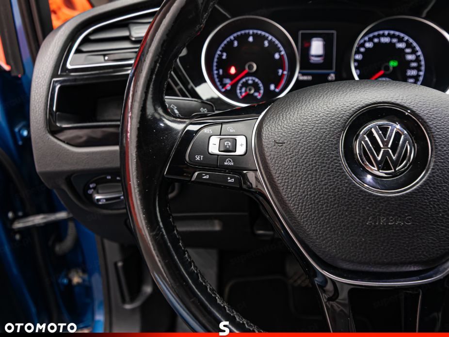 Volkswagen Touran - 14