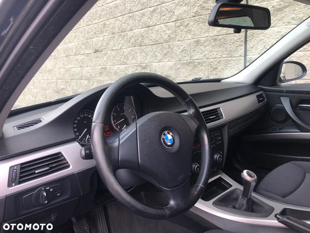 BMW Seria 3 - 22