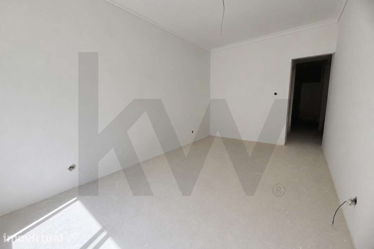 Apartamento T2 Totalmente Remodelado no centro de Monte Abraão – Confo - Grande imagem: 4/23