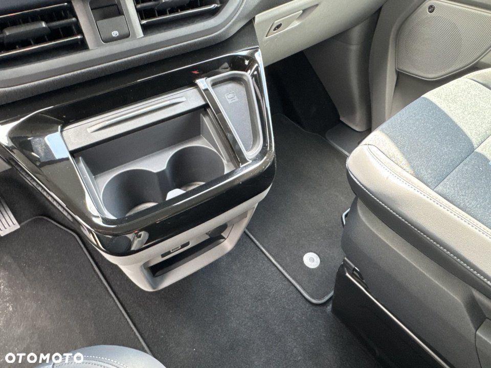 Ford Tourneo Custom - 15