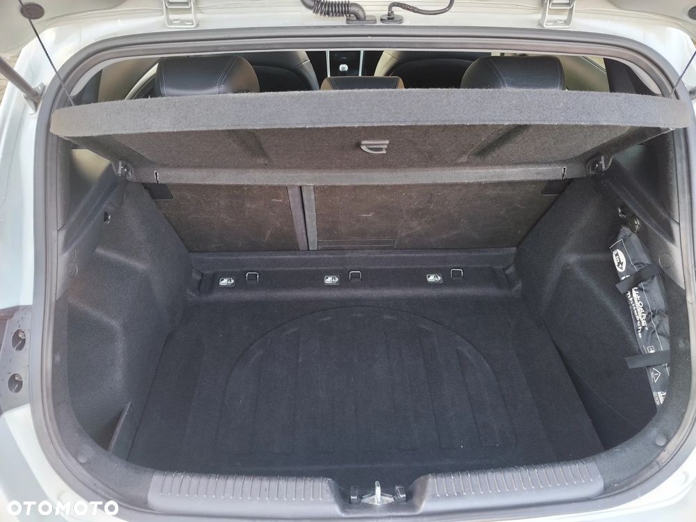 Hyundai i30 1.6 Fifa World Cup Edition - 21