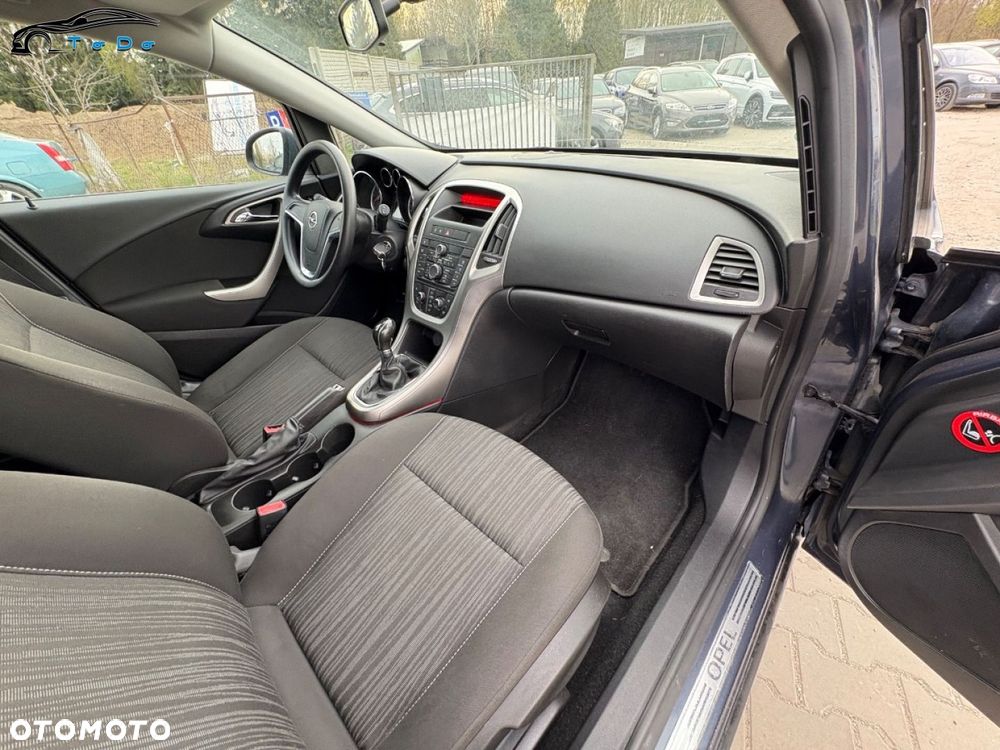 Opel Astra 2.0 CDTI DPF Cosmo - 28