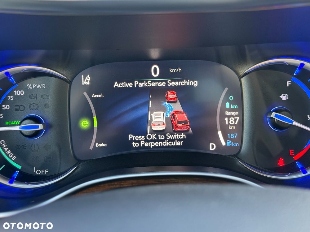 Chrysler Pacifica - 29