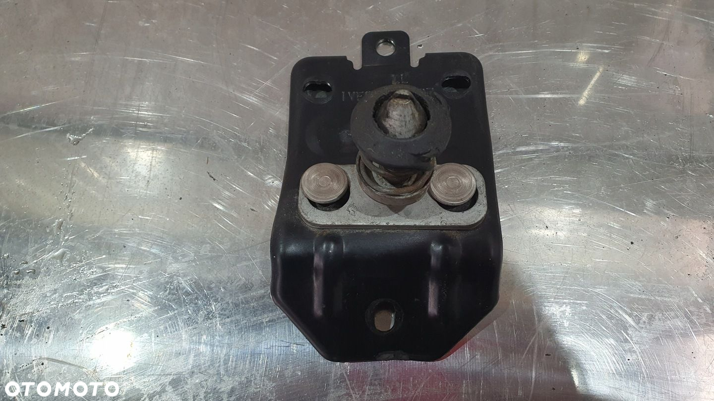 Zamek Maski Grill Iveco Stralis S-Way 5802338894 - 2