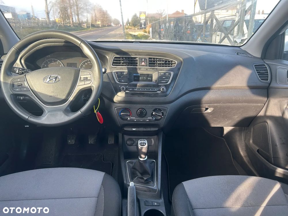 Hyundai i20 - 20