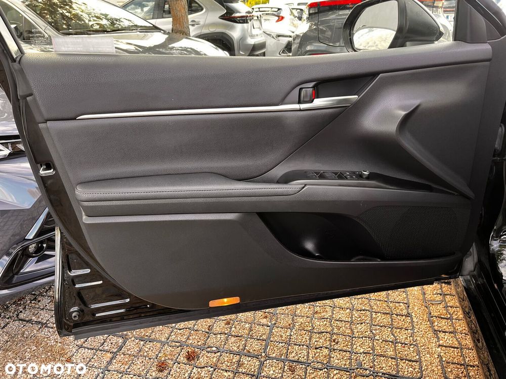 Toyota Camry 2.5 Hybrid Executive CVT - 24