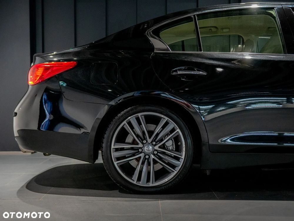 Infiniti Q50 Hybrid Sport Tech - 9