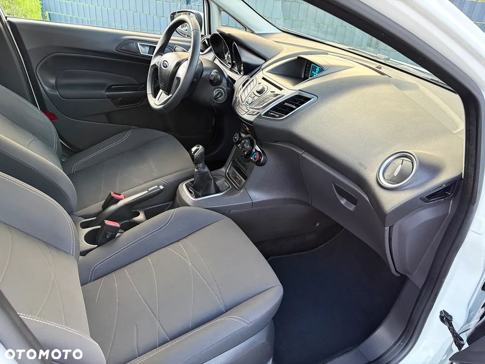 Ford Fiesta - 38