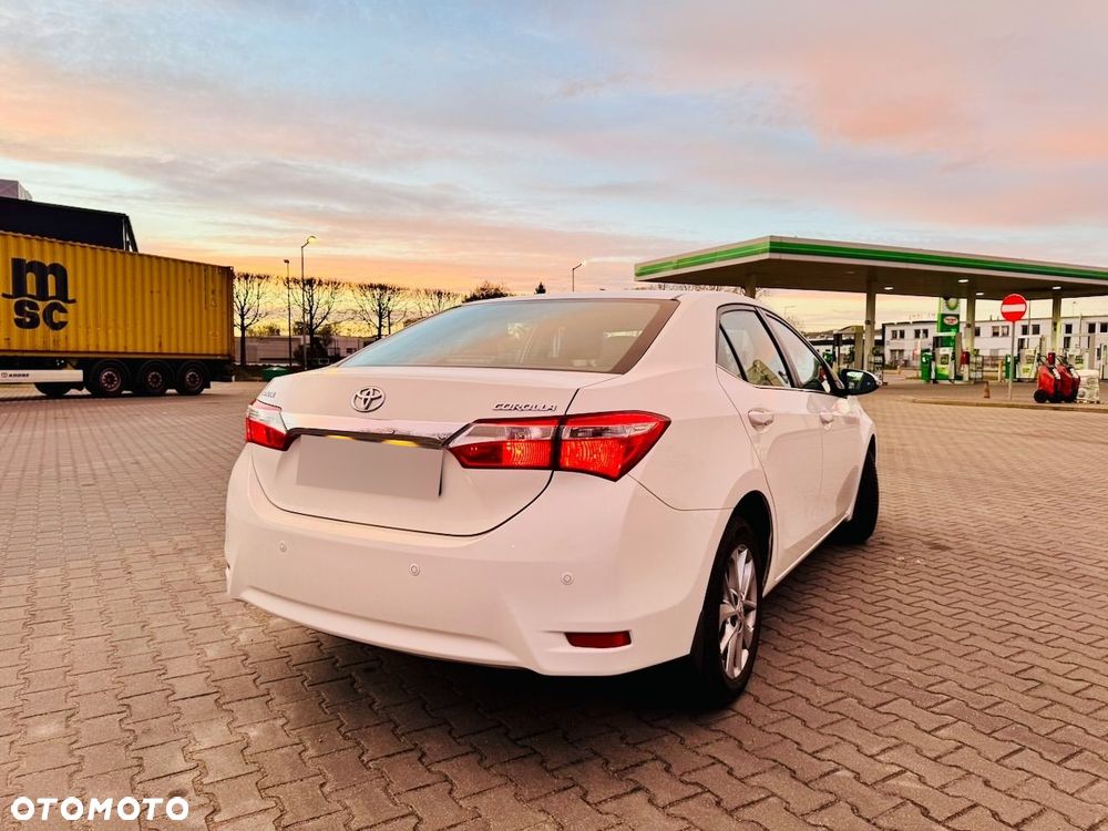 Toyota Corolla 1.6 Premium - 11