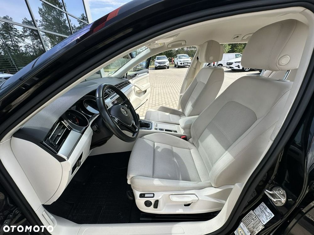 Volkswagen Passat Variant - 11