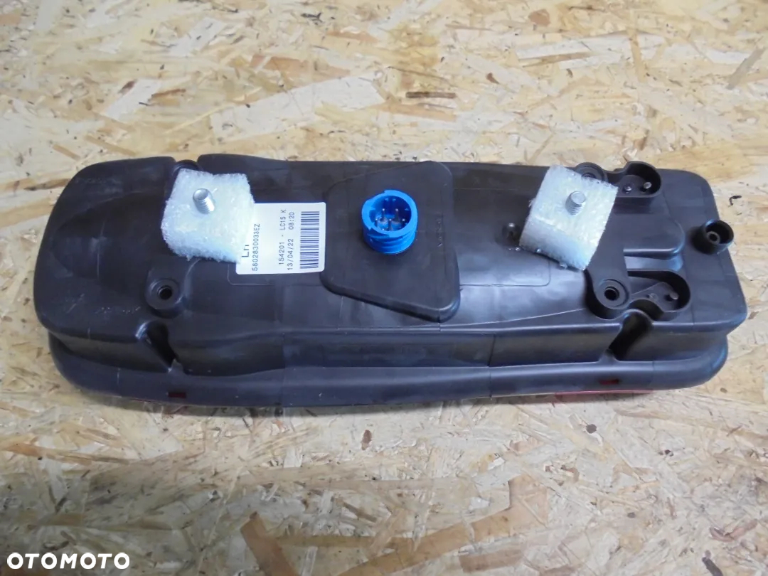 LAMPA TYŁ LEWA IVECO DAILY 2022-KONTENER - 2