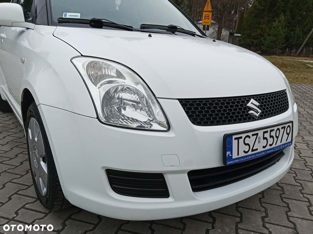 Suzuki Swift 1.3 Black and White - 22