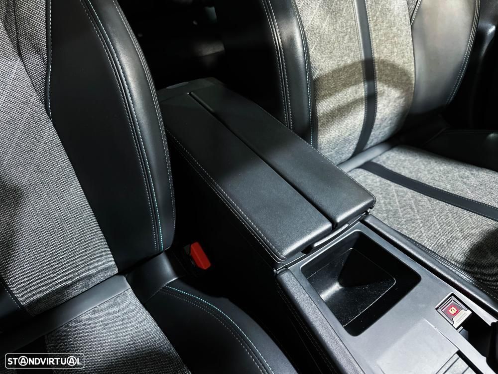 Peugeot 408 1.2 PureTech Allure Pack EAT8 - 26