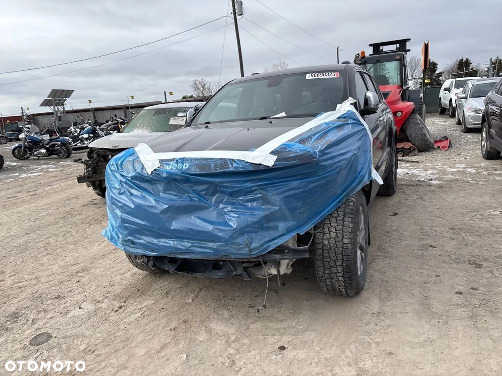 Jeep Grand Cherokee - 15