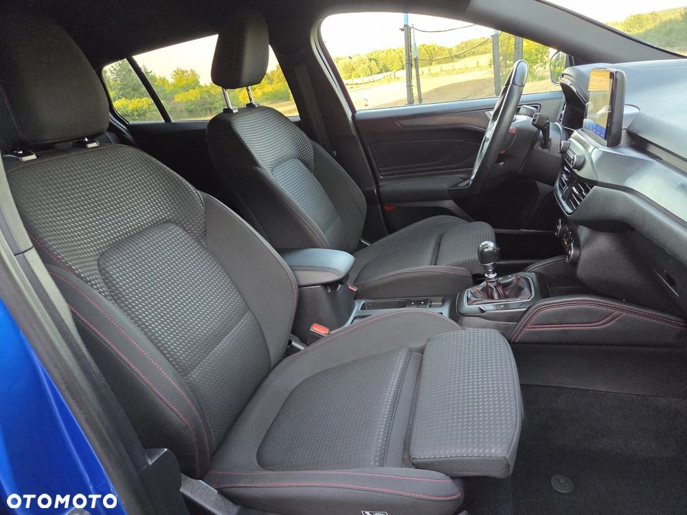 Ford Focus 1.5 EcoBlue Start-Stopp-System ST-LINE - 12