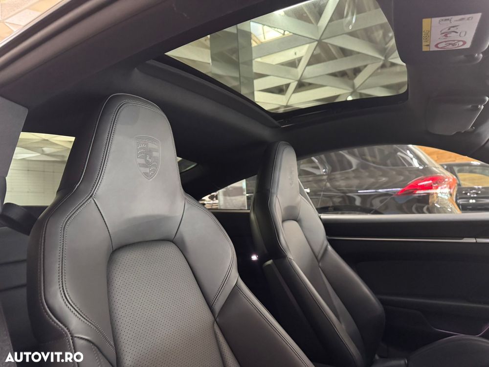 Porsche 911 Carrera PDK - 15