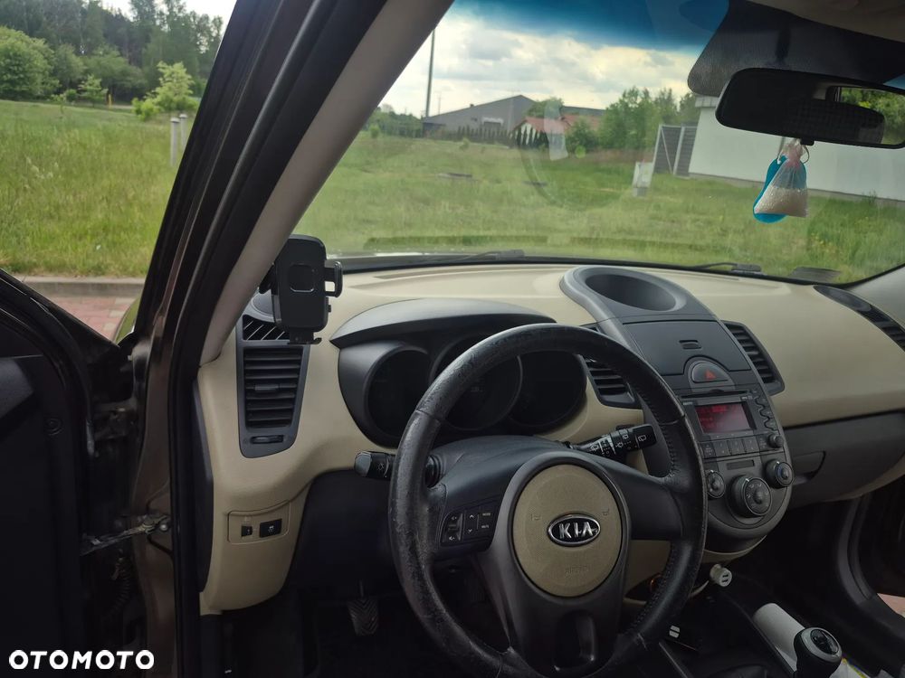 Kia Soul 1.6 CRDI M - 10