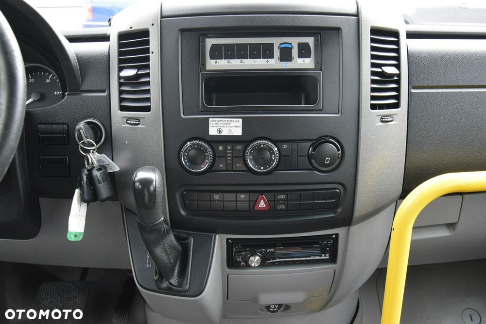 Mercedes-Benz Sprinter - 37