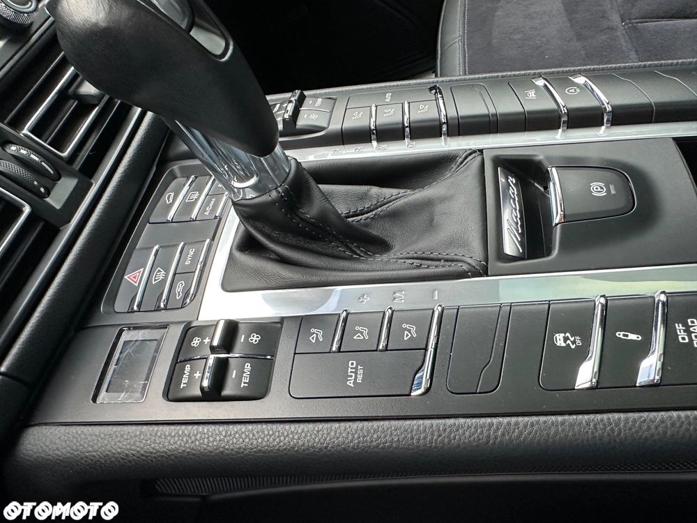 Porsche Macan - 16