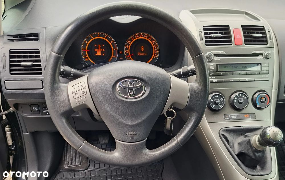 Toyota Auris 1.6 VVT-i Team - 6