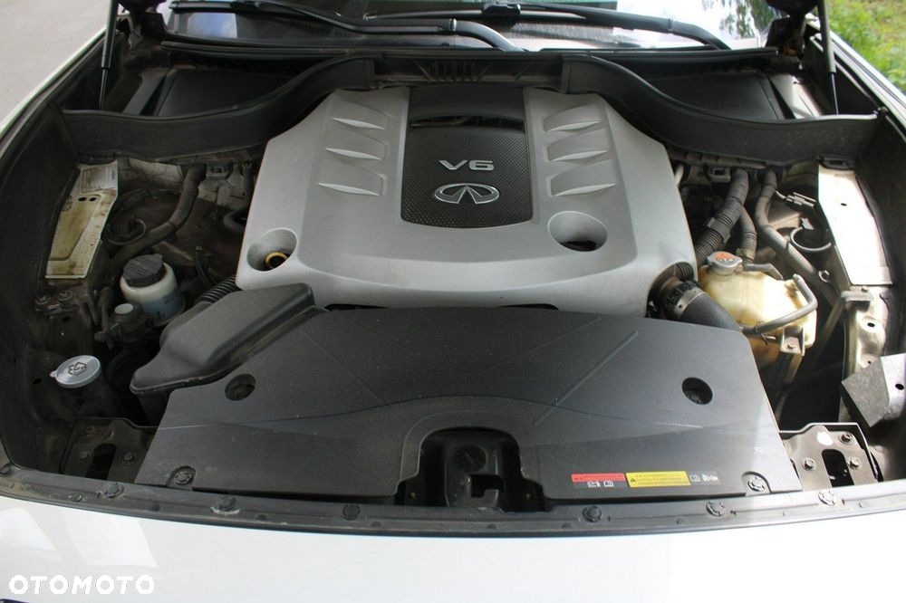 Infiniti QX70 - 34