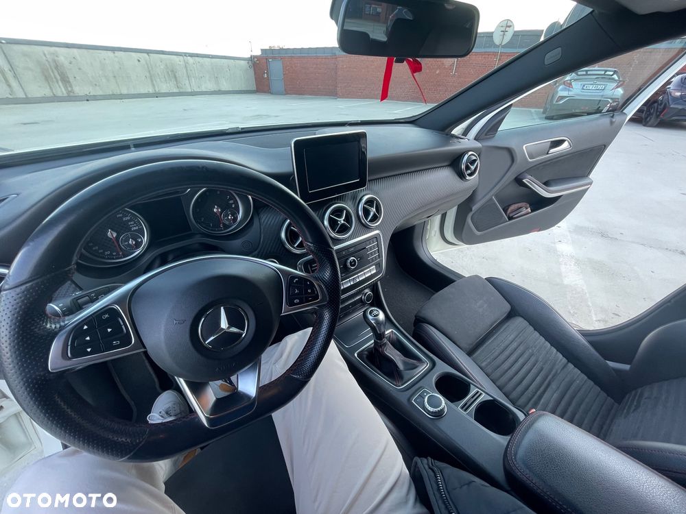 Mercedes-Benz Klasa A 180 AMG Line - 16
