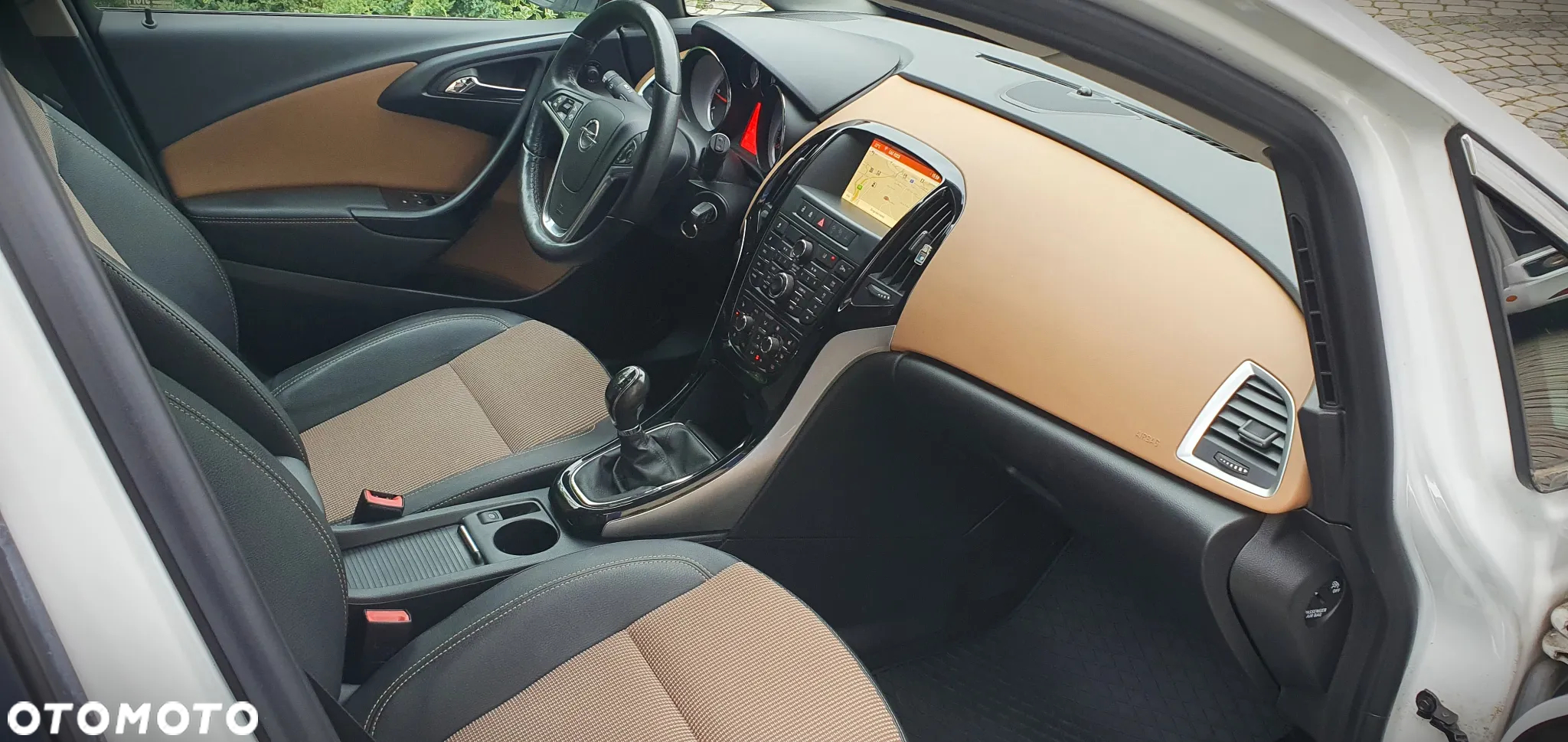 Opel Astra 2.0 CDTI Exklusiv - 11