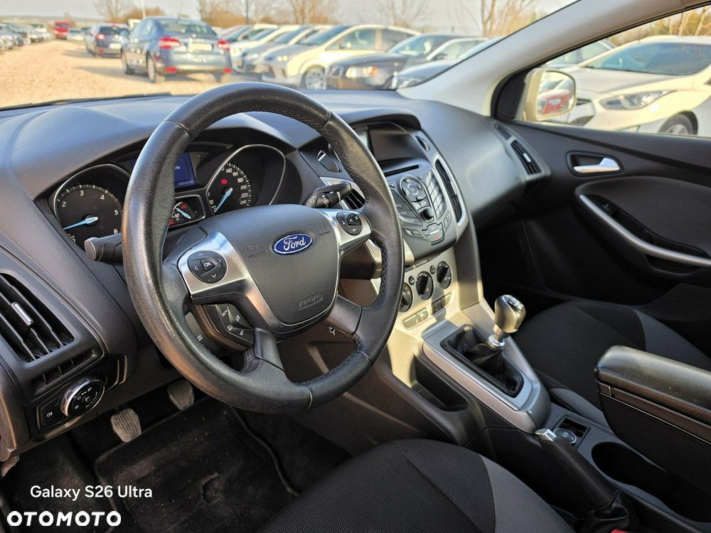 Ford Focus - 30