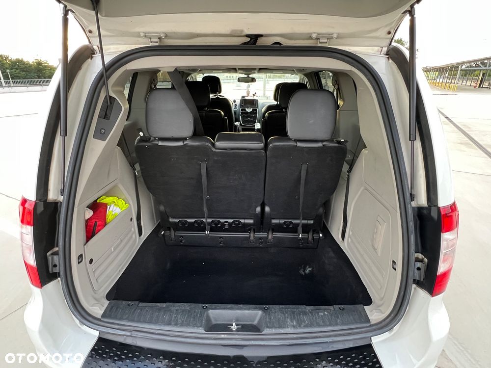 Chrysler Town & Country 3.6 Touring - 19
