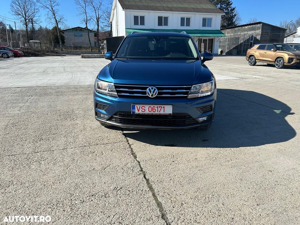 Volkswagen Tiguan - 1