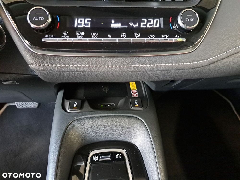 Toyota Corolla 1.8 Hybrid Comfort - 27