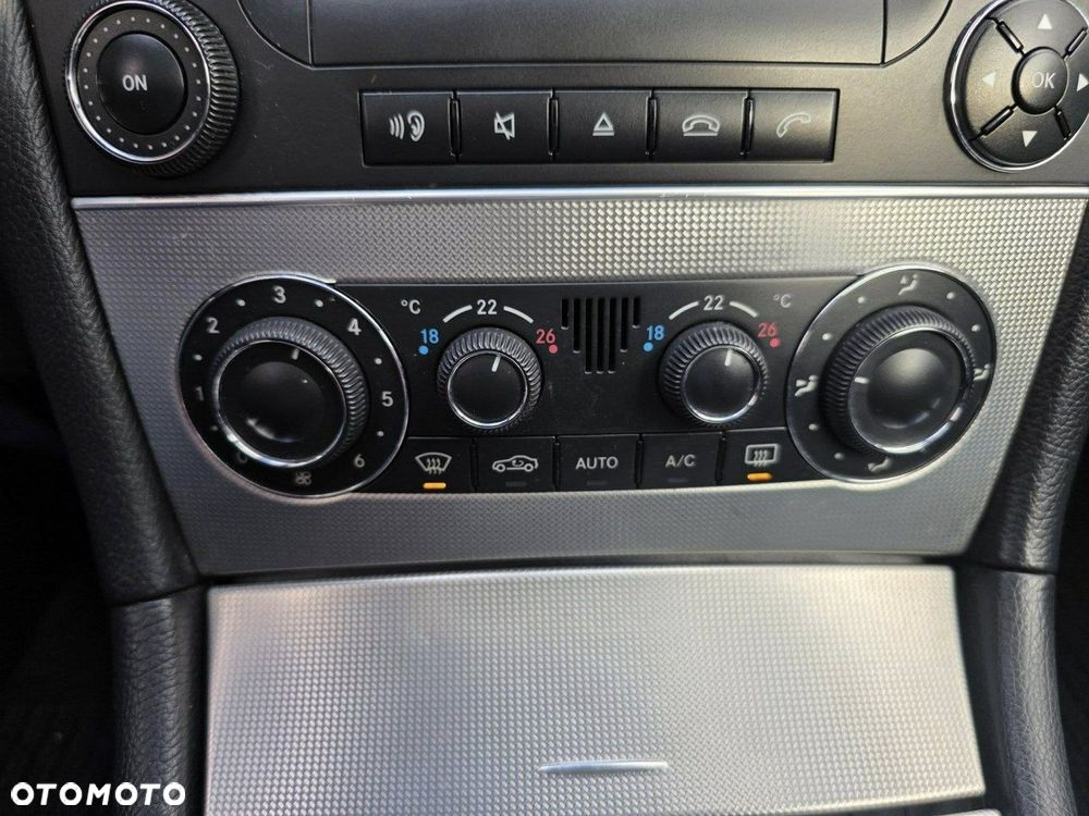 Mercedes-Benz CLK - 22