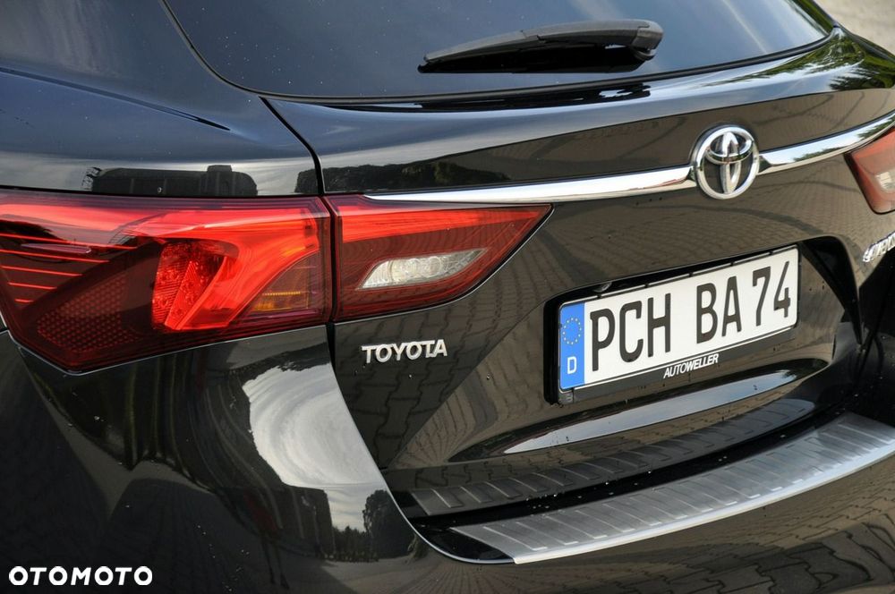 Toyota Avensis - 16