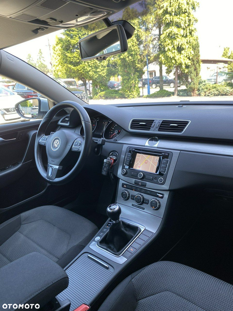 Volkswagen Passat - 11