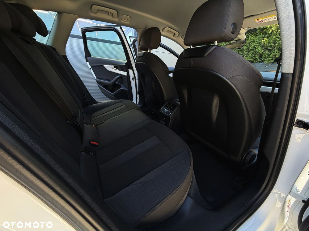 Audi A4 Avant 2.0 TDI ultra design - 17
