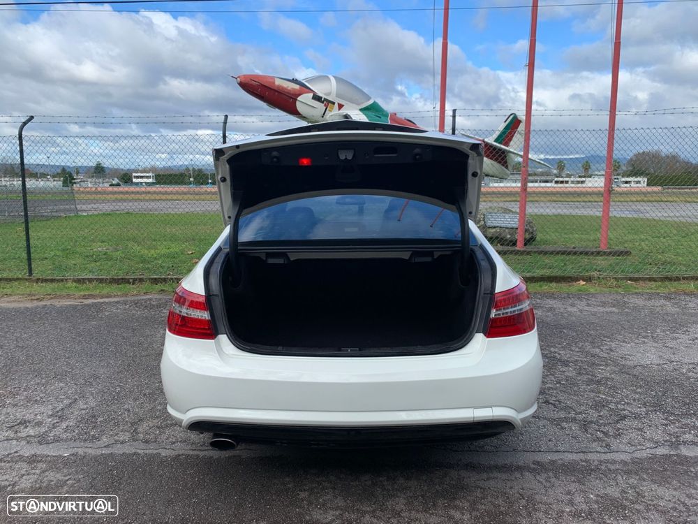 Mercedes-Benz E 220 CDi Avantgarde BlueEfficiency - 53