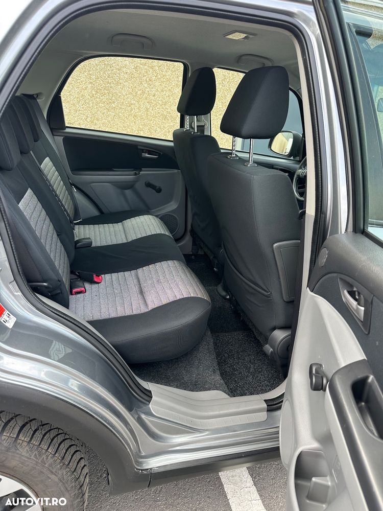 Suzuki SX4 1.9 DDIS DPF 4x4 Comfort - 8