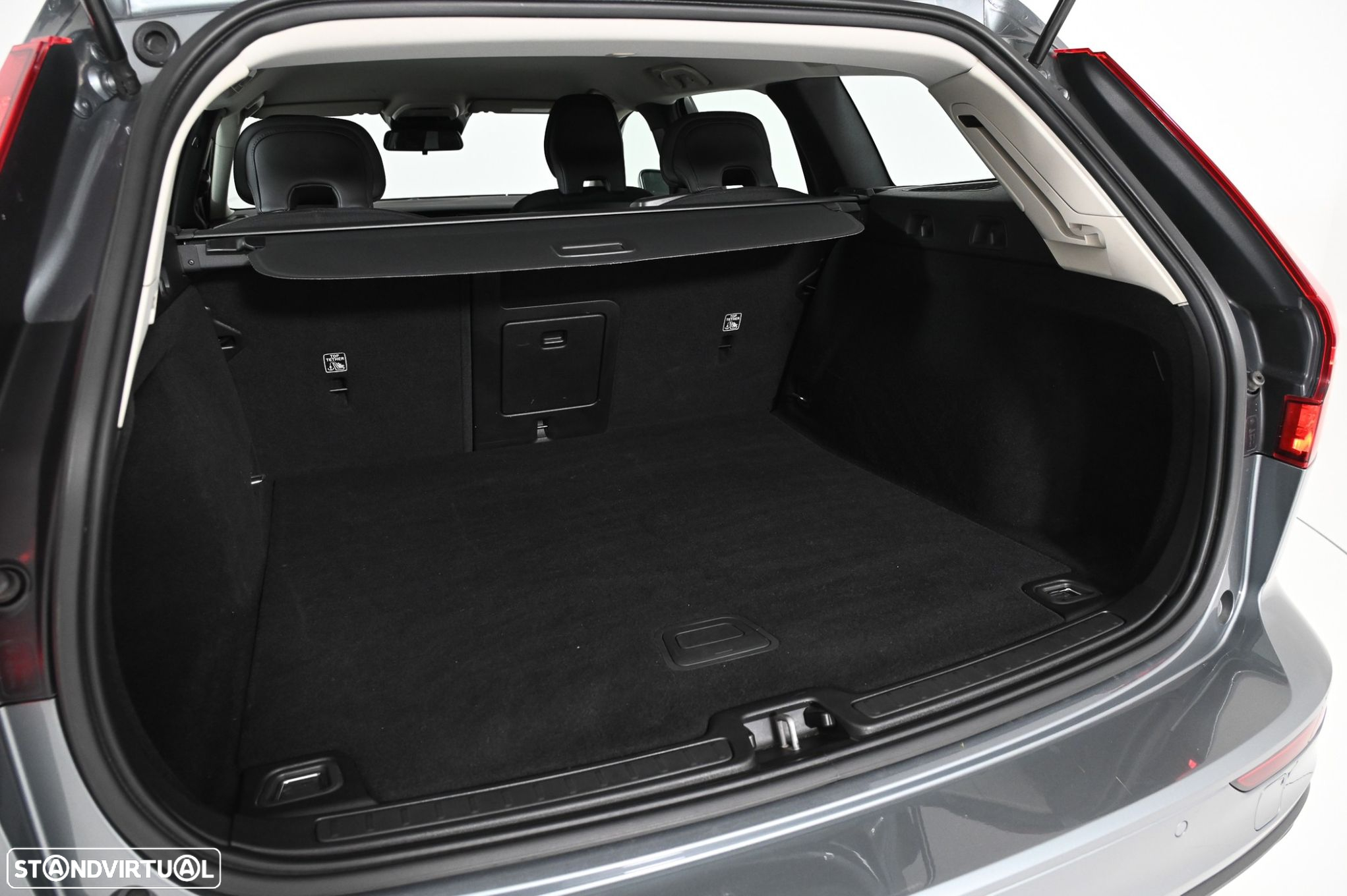 Volvo V60 2.0 D3 Momentum Geartronic - 11