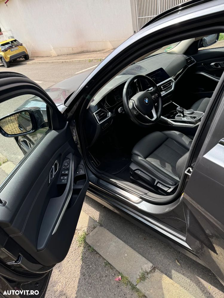 BMW Seria 3 330e Aut. Sport Line - 14