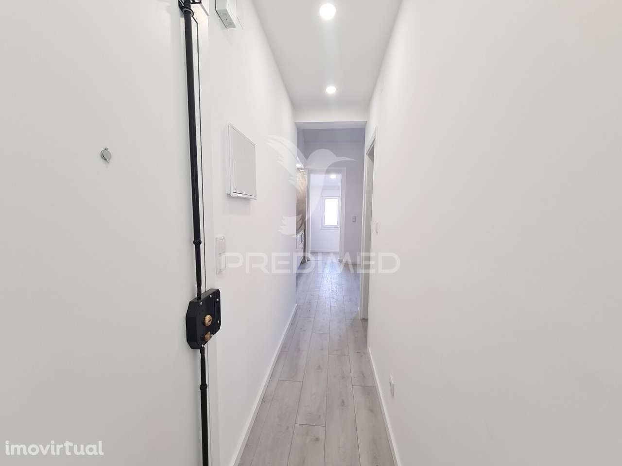 Apartamento T3 com mezzanine e 3 WCs - Metro Laranjeiras - Grande imagem: 3/16