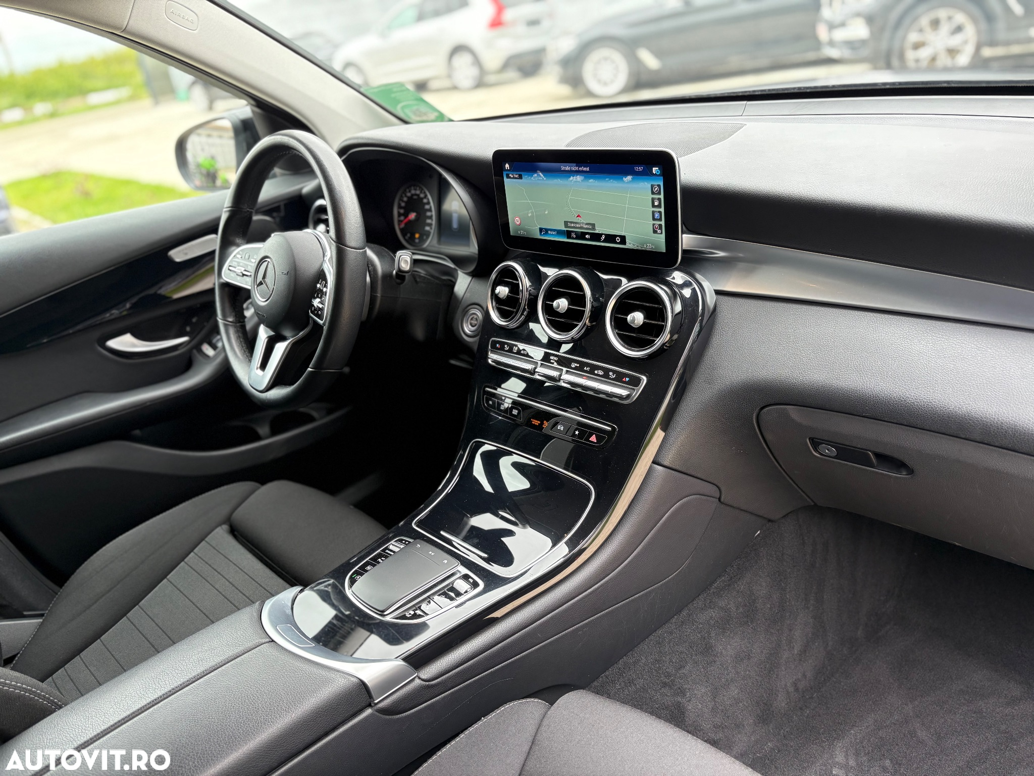 Mercedes-Benz GLC 200 d 4Matic 9G-TRONIC Exclusive - 37