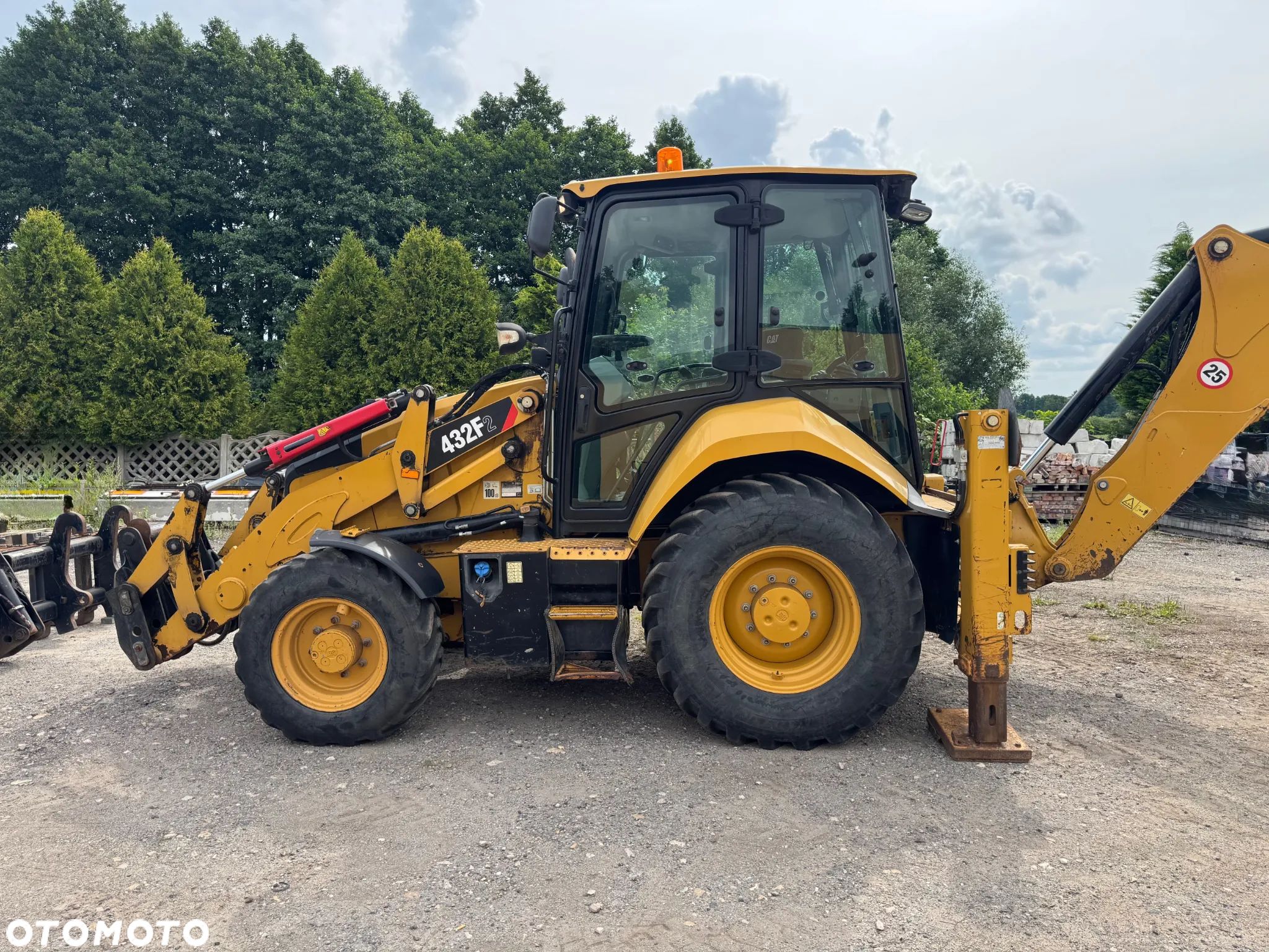 Caterpillar 432F2 - 1