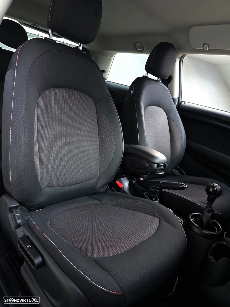 MINI 3 Portas Cooper D - 47