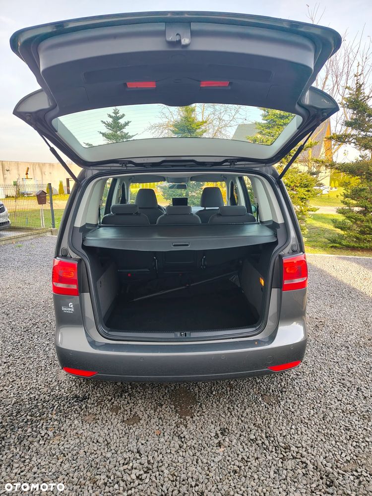 Volkswagen Touran 2.0 TDI DPF STYLE - 26
