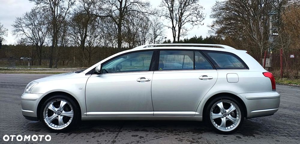 Toyota Avensis 1.8 VVT-i - 17